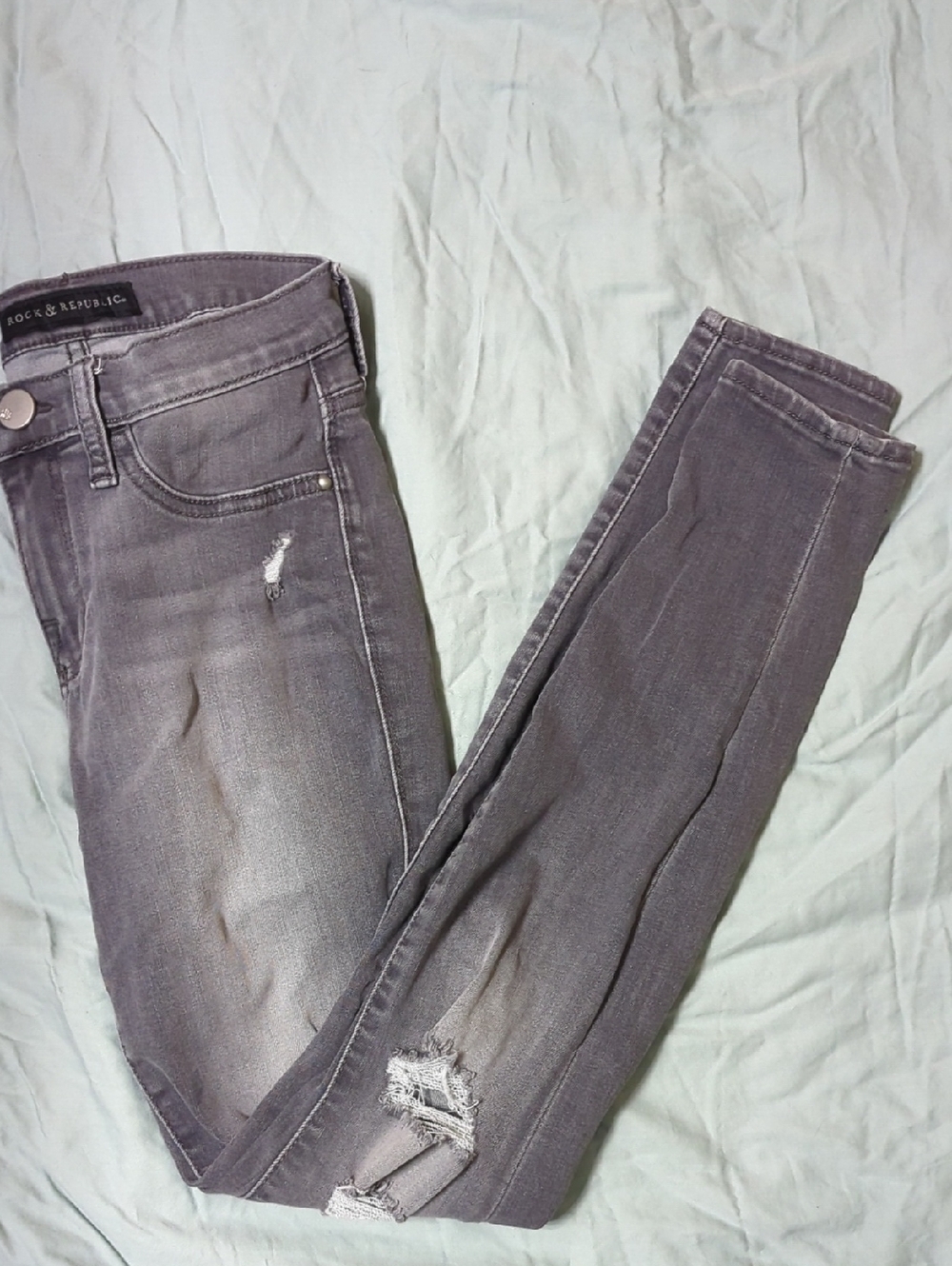 Rock & Republic Women's Gray Skinny Distressed Jeans